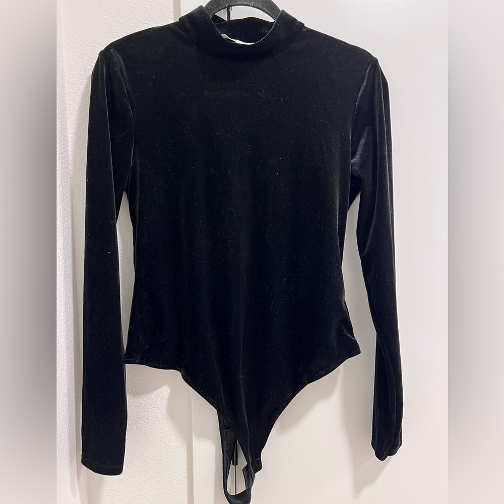 Like new black h&m velour Bodysuit